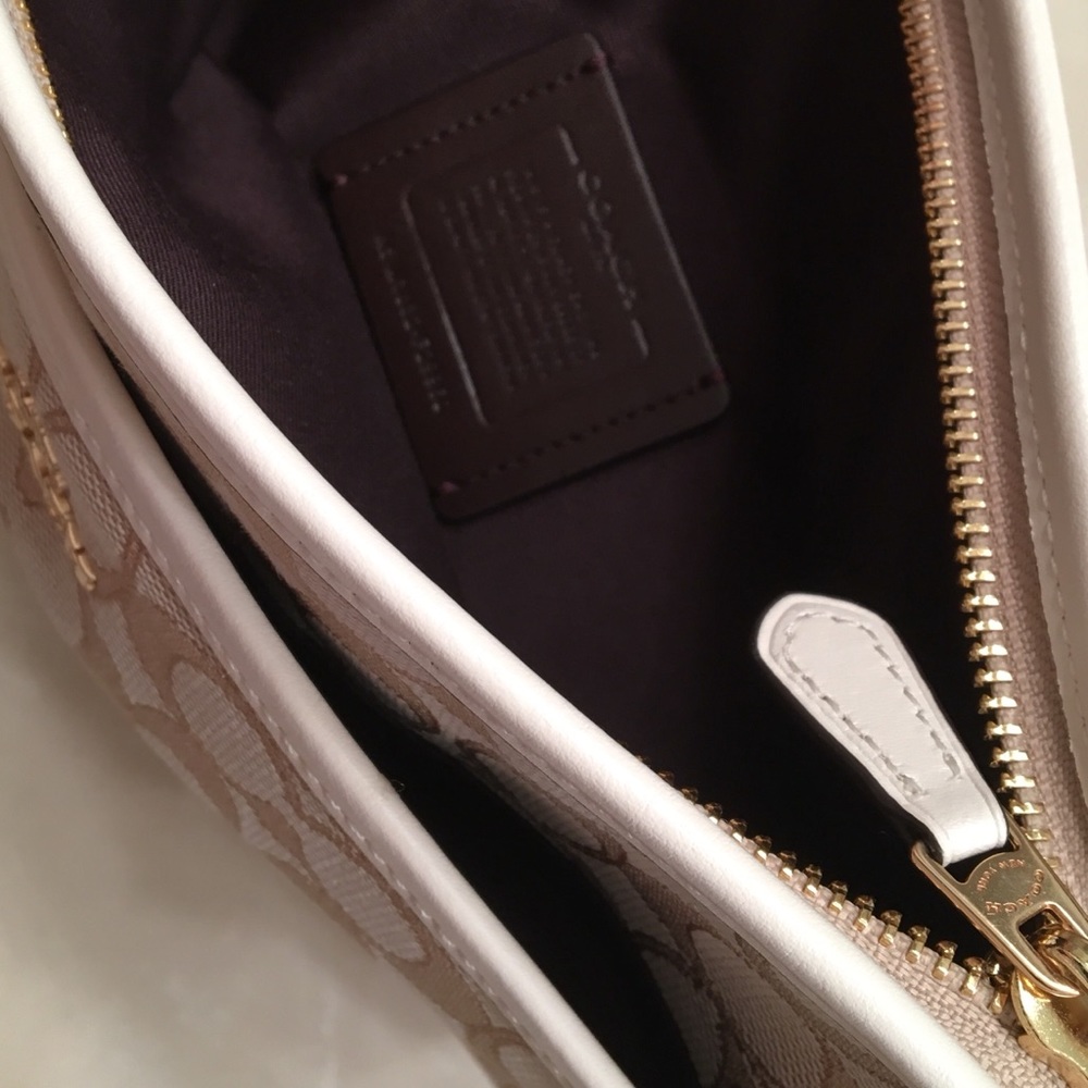 ❌SOLD COACH File Crossbody In Signature Jacquard - Picture 6 of 8